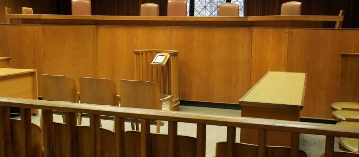 Δικαιώθηκε από το δικαστήριο ο πατέρας που δεν έστελνε το παιδί του στο σχολείο λόγω κορωναϊού από την Ρόδο